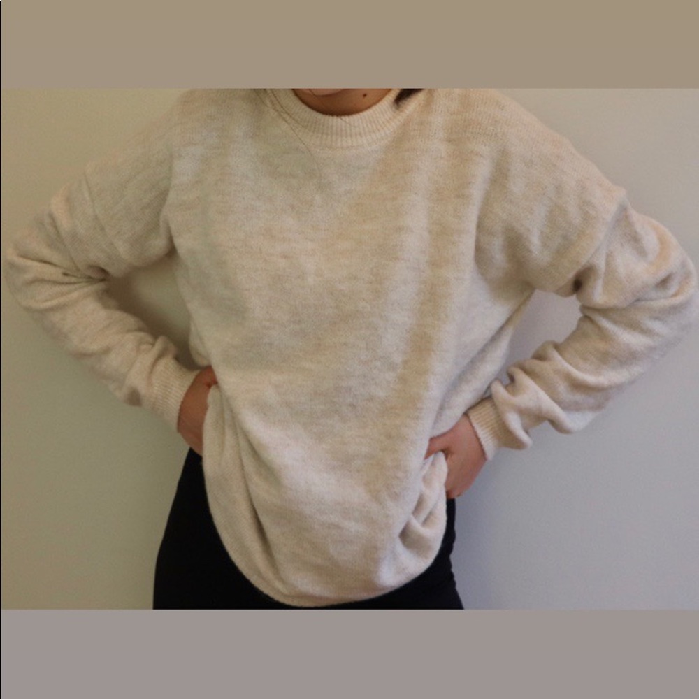 🌙Urban Outfitters Cream Sweater!
